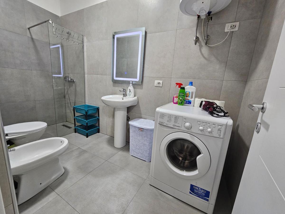 Daily Apartment In Center Tiranë Ngoại thất bức ảnh